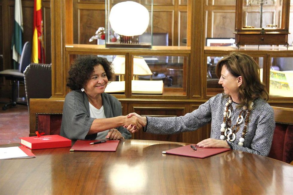 La UGR y Fujitsu firman un convenio de colaboración.