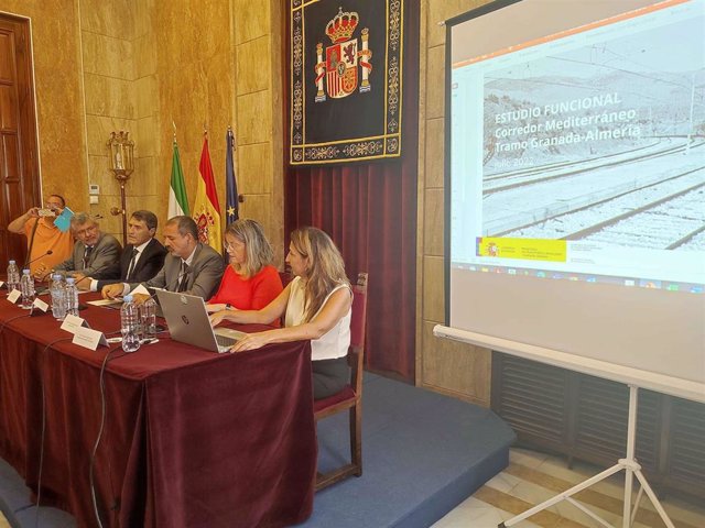 Presentación estudio funcional de tramo Almería-Granada del Corredor Mediterráneo a agentes sociales