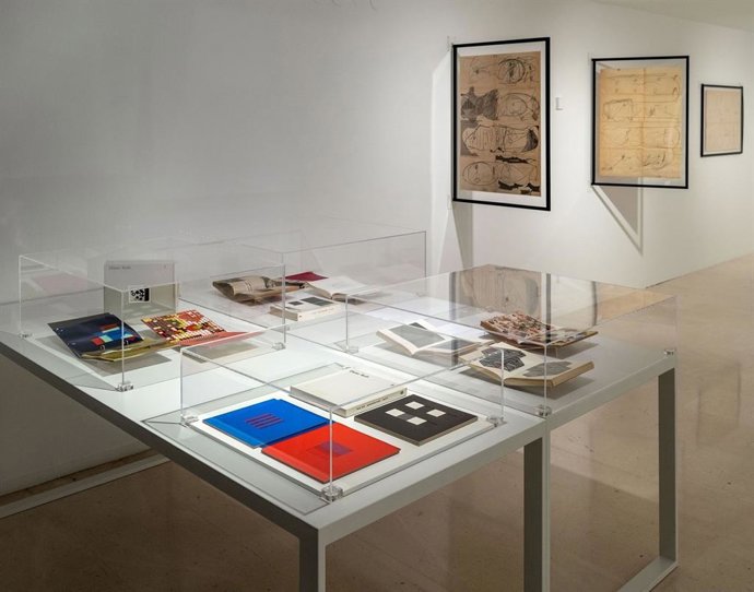 El IVAM presenta una muestra documental con los libros de artista de Dieter Roth