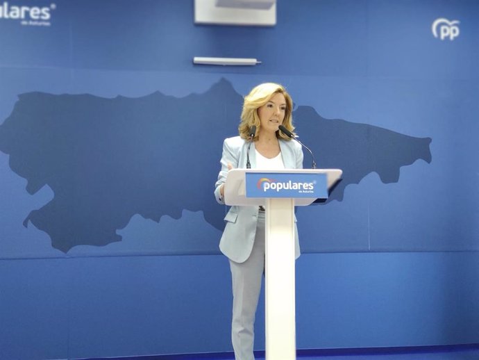 Archivo - La presidenta del PP de Asturias, Teresa Mallada, en rueda de prensa.