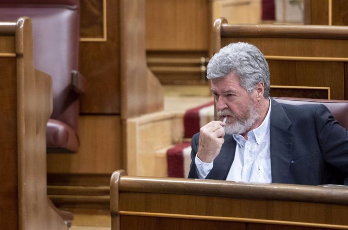 Archivo - El diputado de Unidas Podemos, Juan Antonio López de Uralde, durante una sesión plenaria en el Congreso de los Diputados, a 21 de junio de 2022, en Madrid (España). Durante el pleno, se ha debatido la toma en consideración de dos iniciativas l