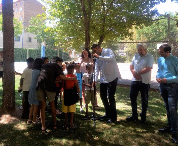 Acto de bienvenida a familias de acogida y niños saharauis esta mañana del miércoles 27 de julio