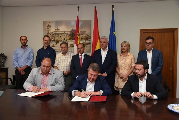 Firma de adenda del convenio para actividades en el Geoparque 'Comarca de Molina  Alto Tajo'
