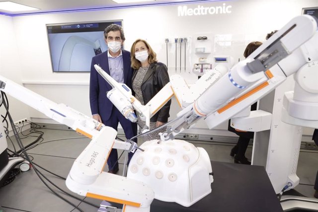 HM Hospitales realiza su primera intervención con el sistema de cirugía asistida por el nuevo robot 'Hugo'