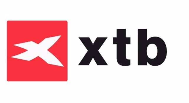 Archivo - Logo del bróker XTB.