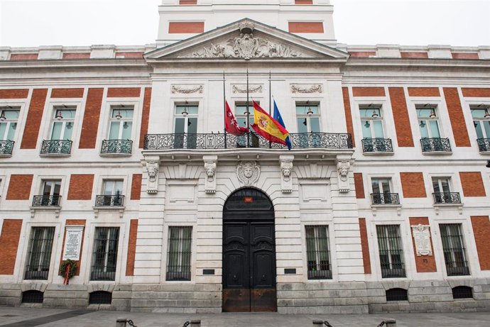 Archivo - Fachada de la Real Casa de Correos, sede de la Comunidad de Madrid.