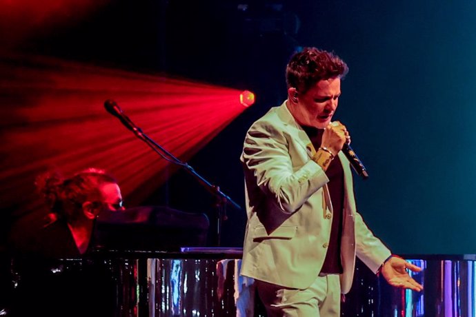 Archivo - El cantante Alejandro Sanz durante un concierto en el Wanda Metropolitano, a 4 de junio de 2022, en Madrid (España). Después de dos años de espera, el madrileño Alejandro Sanz recorre a partir de hoy 13 ciudades de nuestro país en una gira de 