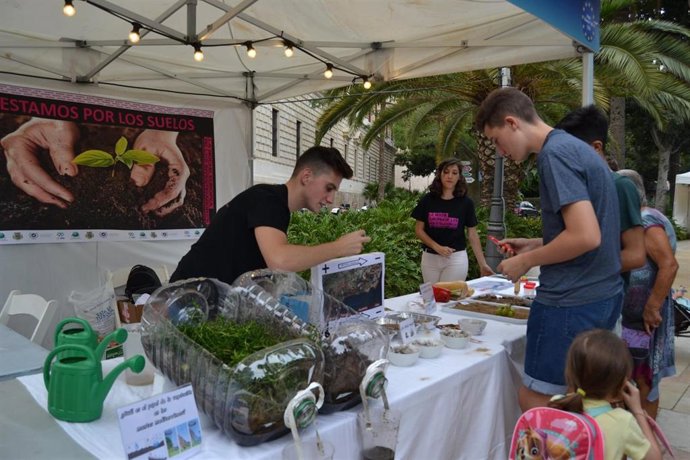 La nueva edición de La Noche Europea de l@s Investigador@s retoma en Málaga los talleres y experiencias científicas