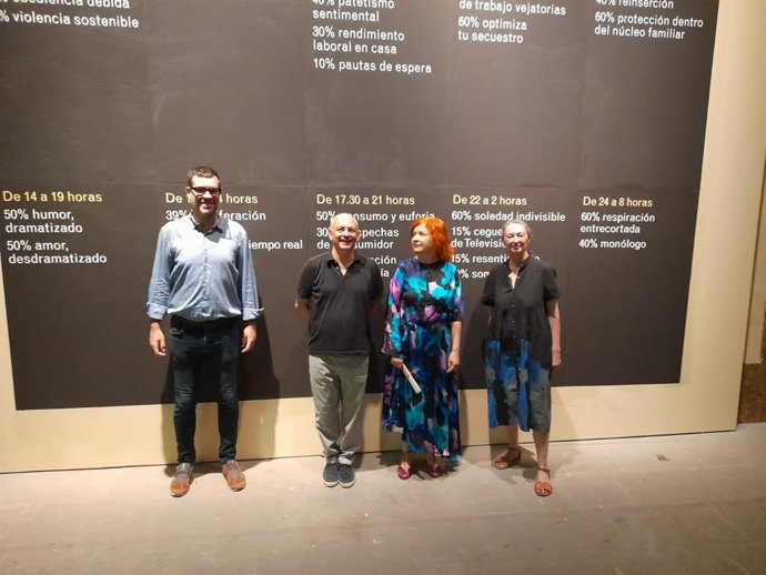 Presentación de la exposición 'Qu condiciona les teves ficcions?', de Javier Peñafiel.