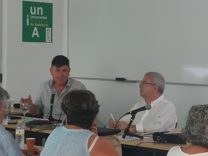 El editor y escritor Manuel Pimentel en un Curso de la UNIA.