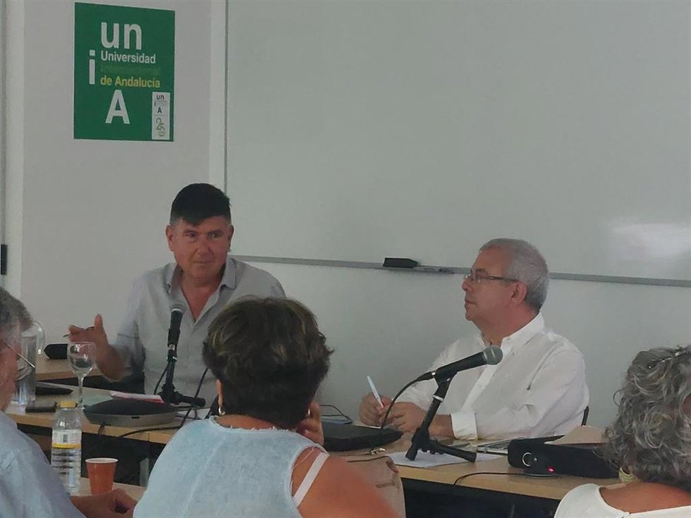 El editor y escritor Manuel Pimentel en un Curso de la UNIA.