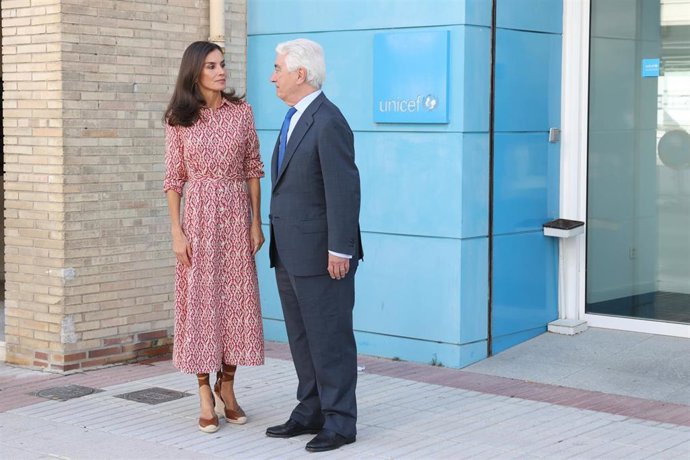 La Reina Letizia y el presidente de UNICEF España.