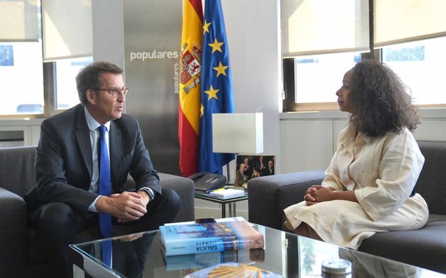 El presidente del PP, Alberto Núñez Feijóo, se reúne en la sede nacional del PP con la embajadora de EE.UU. En España, Julissa Reynoso.