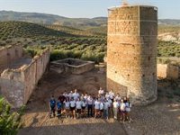 El campo de voluntariado arqueológico de Alcalá la Real (Jaén) excava en el yacimiento de Fuente Álamo