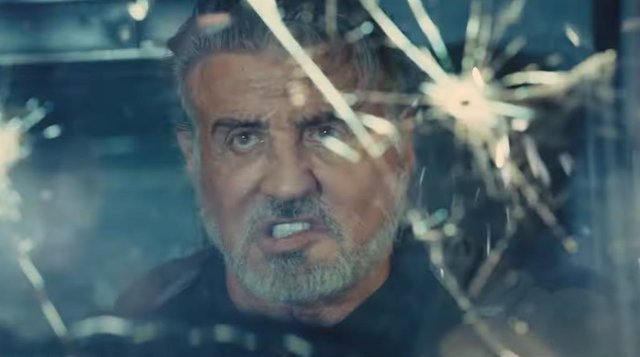 Sylvester Stallone, un superhéroe dado por muerto en el adrenalínico tráiler de Samaritan