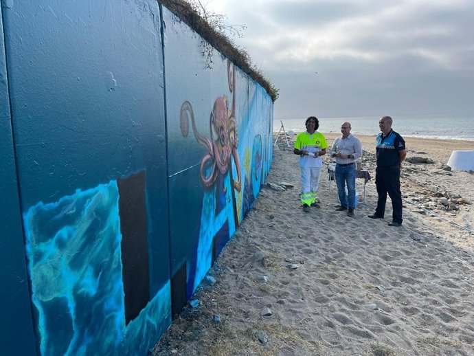 Mijas inicia su 'Museo de Murales en las playas' para embellecer el litoral y sumar nuevo atractivo