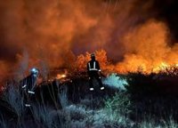 El incendio de El Vellón afecta a menos de 10 hectáreas aunque todavía no se da por controlado