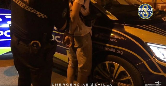 Detenido en Sevilla un varón cuando robaba material de un colegio por valor de 6.000 euros