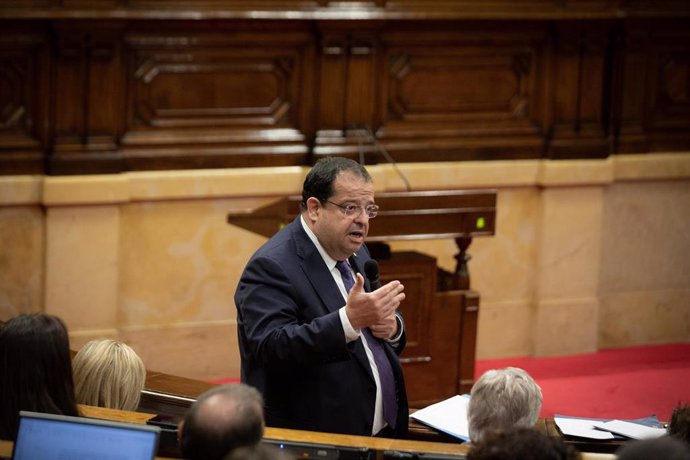 El conseller de Interior de la Generalitat, Joan Ignasi Elena, en el pleno del 6 de julio de 2022.