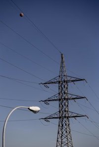 El precio de la luz se dispara este jueves un 17%, hasta los 292,61 euros/MWh