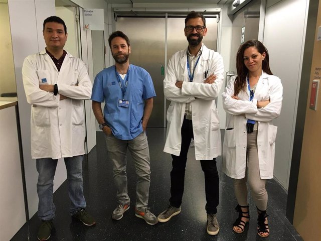 Los investigadores Carlos González, Jesús Jiménez, Ermengol Vallès y Fatima Zaraket
