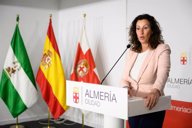 Archivo - La portavoz del equipo de gobierno del Ayuntamiento de Almería, María Vázquez.