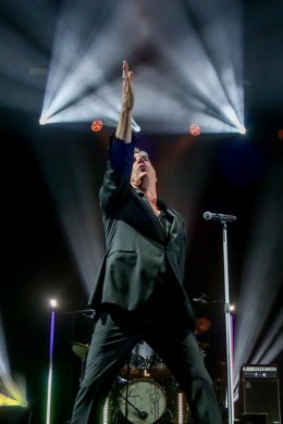 Archivo - El cantante Loquillo durante un concierto en el Wizink Center. Archivo