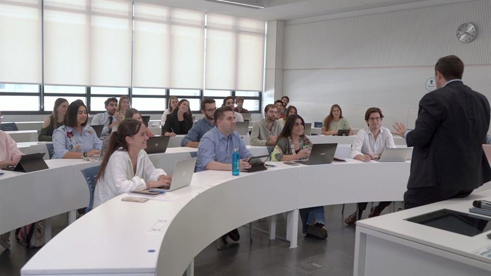 Alumnos de la Universidad Loyola Andalucía durante una clase.