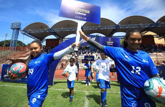 El programa LaLiga, Valores y Oportunidad llegará a 2.000 escuelas en El Salvador