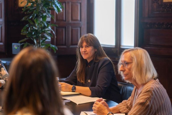 La presidenta del Parlament, Laura Borrs, en la reunión de la Mesa que debe votar su posible suspensión