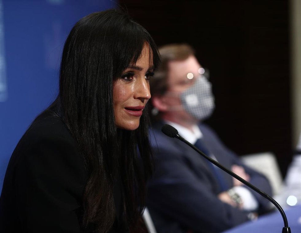 Archivo - La vicealcaldesa de Madrid, Begoña Villacís; y el alcalde de Madrid, José Luis Martínez-Almeida, intervienen en una rueda de prensa posterior a la Junta de Gobierno de Madrid 
