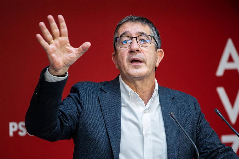 Archivo - El portavoz del Grupo Socialista en el Congreso, Patxi López.