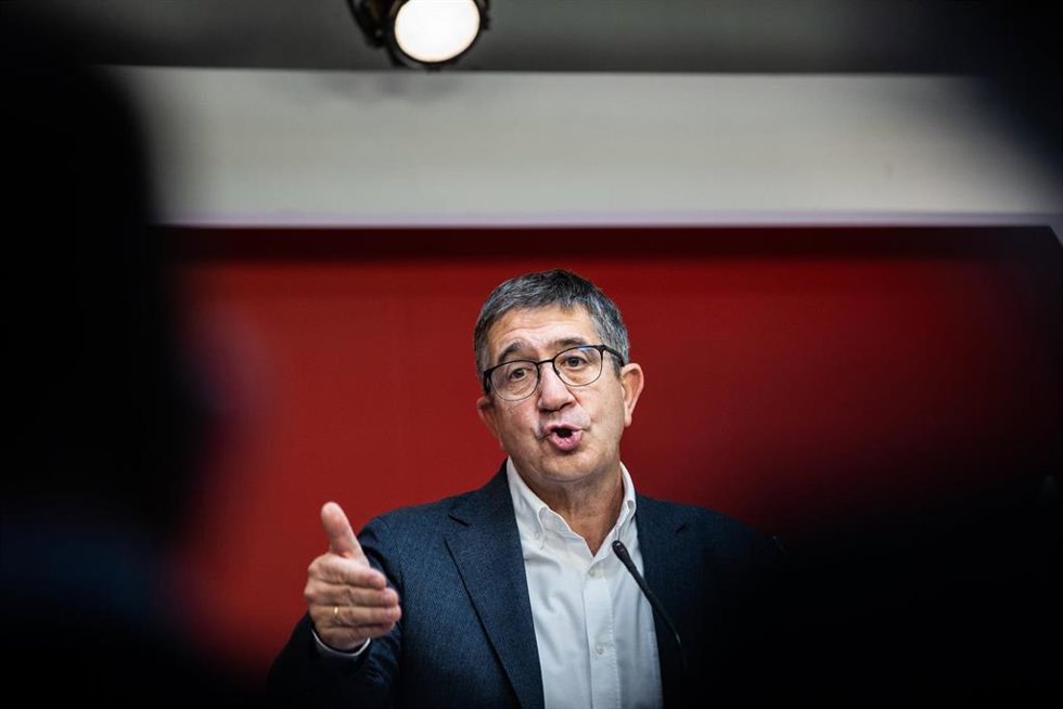 Archivo - El portavoz del Grupo Socialista en el Congreso, Patxi López.