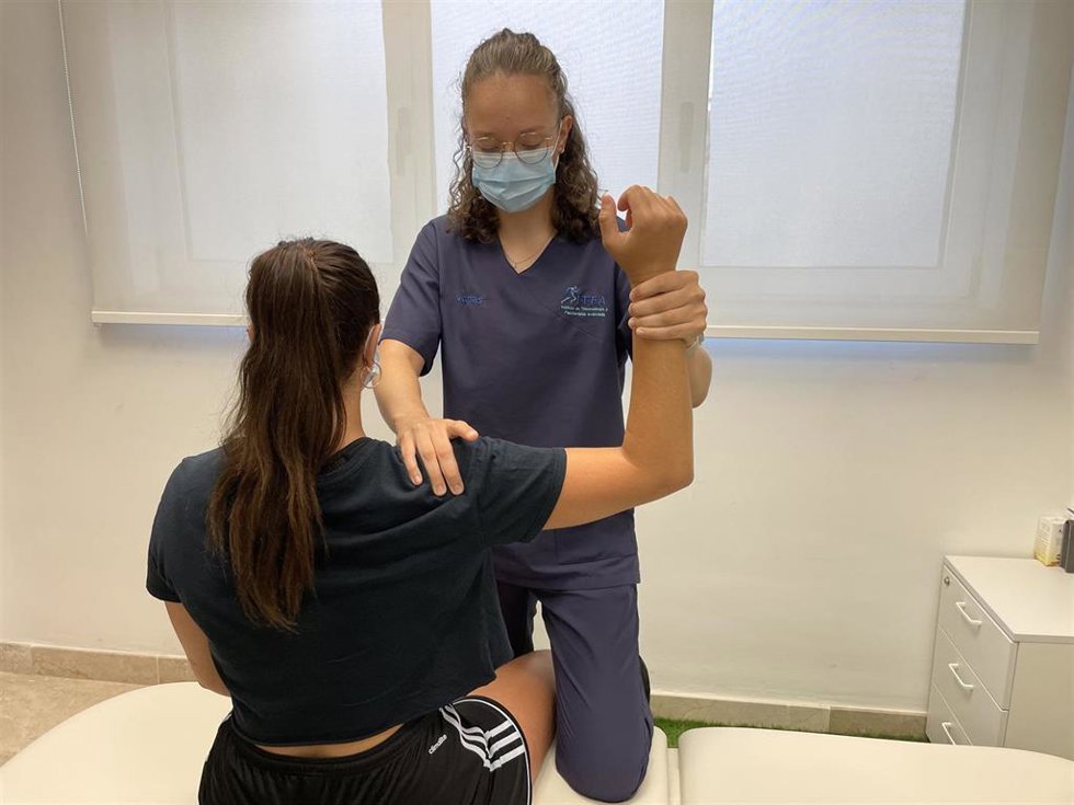 Paciente de Vithas recuperándose de una lesión