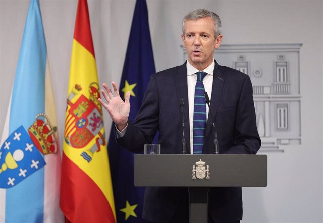 El presidente del Gobierno de Galicia, Alfonso Rueda, comparece tras su reunión con el presidente del Gobierno, en el Palacio de La Moncloa, a 28 de julio de 2022, en Madrid (España). 