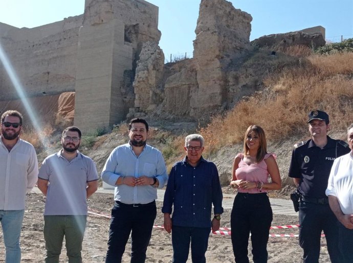 Visita del subdelegado del gobierno en Sevilla a Lora del Río