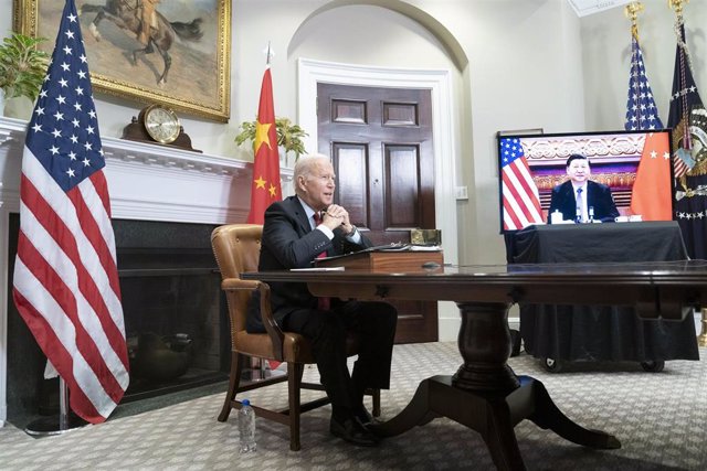 Archivo - Imagen de archivo del encuentro telemático mantenido entre Joe Biden y Xi Jinping en noviembre de 2021