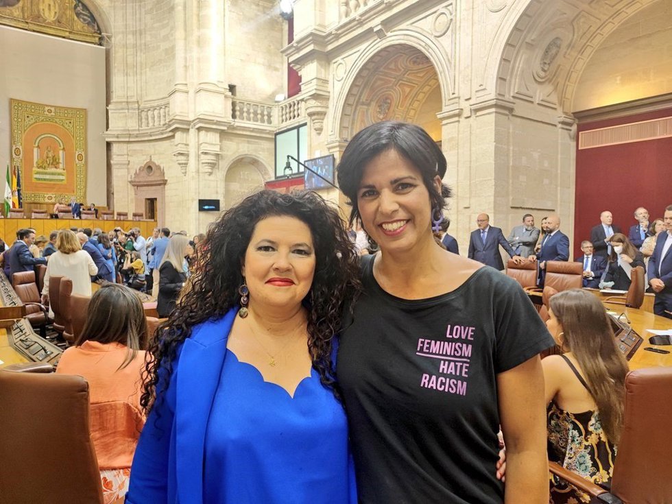 Las diputadas de Adelante Andalucía, Maribel Mora y Teresa Rodríguez, en una foto de archivo.