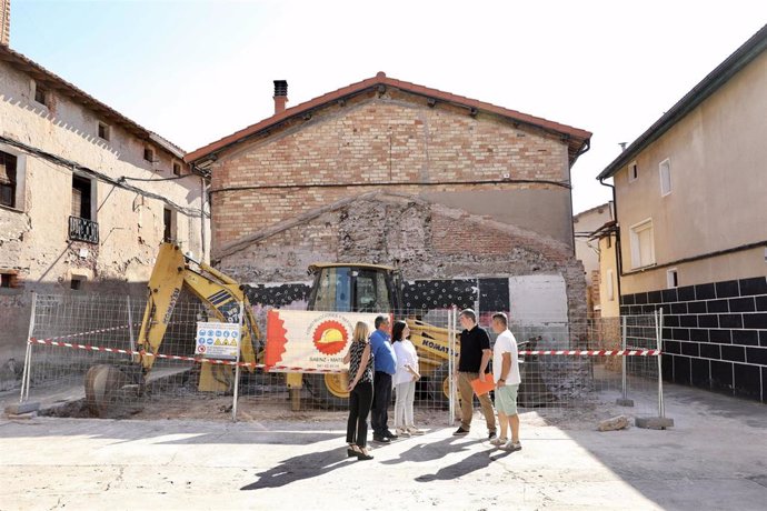 Andreu visita las obras del nuevo consultorio en Berceo que permitirá mejorar la atención sanitaria a la población local