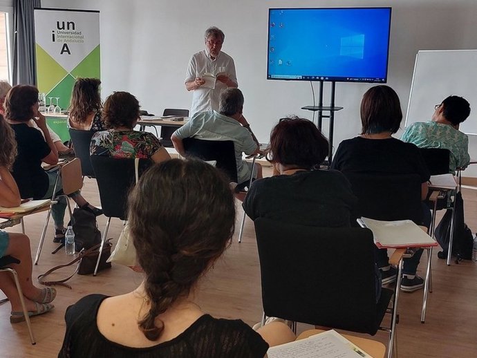 Curso 'Voces del extremo: la poesía que nos transforma cambia el mundo' de la UNIA.