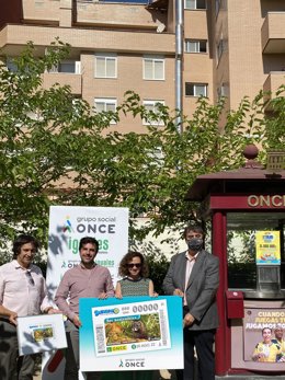 Presentación del cupón del sorteo de la ONCE del 20 de agosto