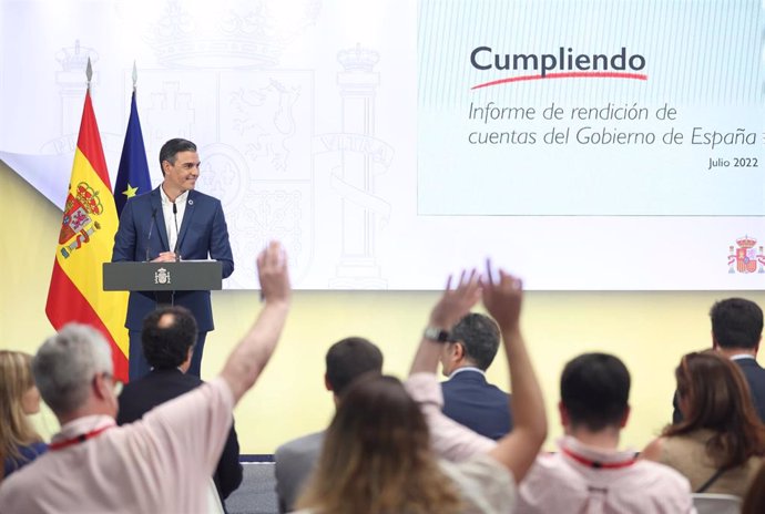 El presidente del Gobierno, Pedro Sánchez, presenta el primer informe de rendición de cuentas 2022 del Gobierno de España, en el Complejo de La Moncloa, a 29 de julio de 2022, en Madrid (España). El presidente del Gobierno hace balance del curso polític