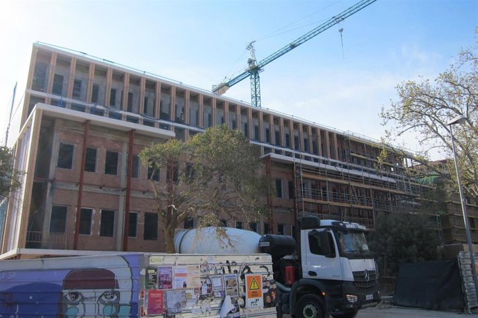 Archivo - Obras de construcción del nuevo edificio de la Facultad de Filosofía y Letras de la Universidad de Zaragoza.