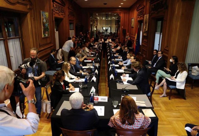 El Gobierno de La Rioja ofrece su colaboración para la preparación de la Presidencia española del Consejo de la UE