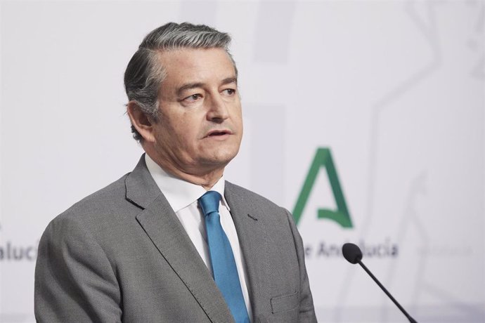 El consejero de Presidencia, Interior y Diálogo Social de la Junta de Andalucía, Antonio Sanz, durante la rueda de prensa tras el Consejo de Gobierno Andaluz en el Palacio de San Telmo, a 29 de julio de 2022 en Sevilla (Andalucía, España)