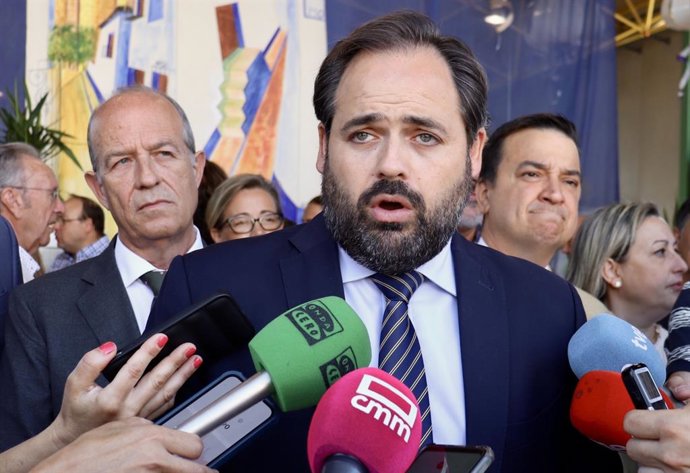 El presidente regional del PP, Paco Núñez, en Las Pedroñeras.