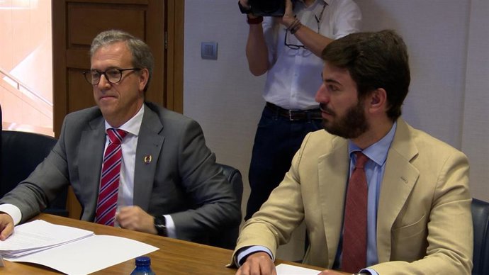 Gallardo en un momento de la reunión con los agentes económicos y sociales