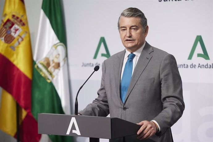 El consejero de Presidencia, Interior y Diálogo Social de la Junta de Andalucía, Antonio Sanz, durante la rueda de prensa tras el Consejo de Gobierno Andaluz en el Palacio de San Telmo, a 29 de julio de 2022 en Sevilla (Andalucía, España)