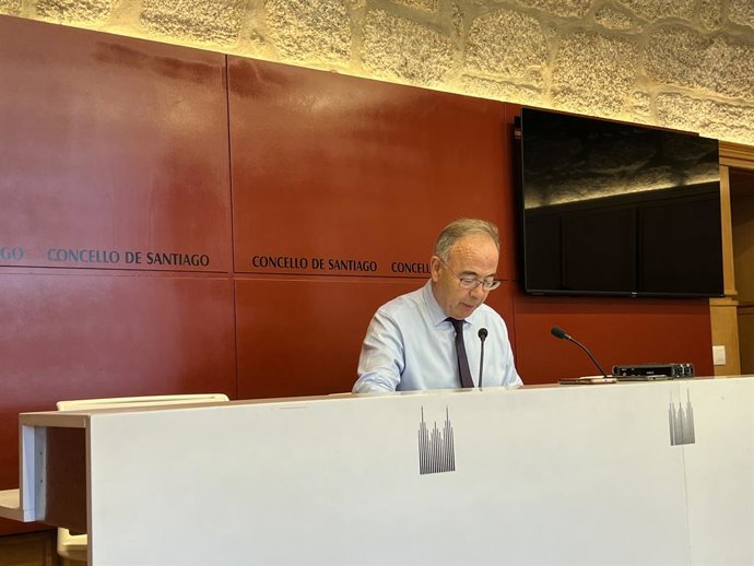 EL alcalde de Santiago de Compostela, Xosé Sánchez Bugallo, en rueda de prensa