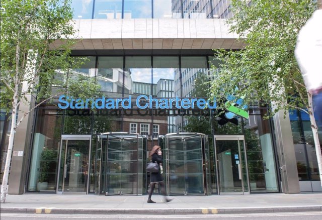 Archivo - Oficinas de Standard Chartered Bank